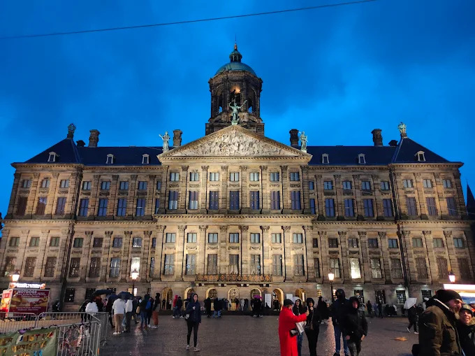 10 Tempat Wisata Terbaik di Belanda yang Wajib Masuk Daftar Perjalanan Anda