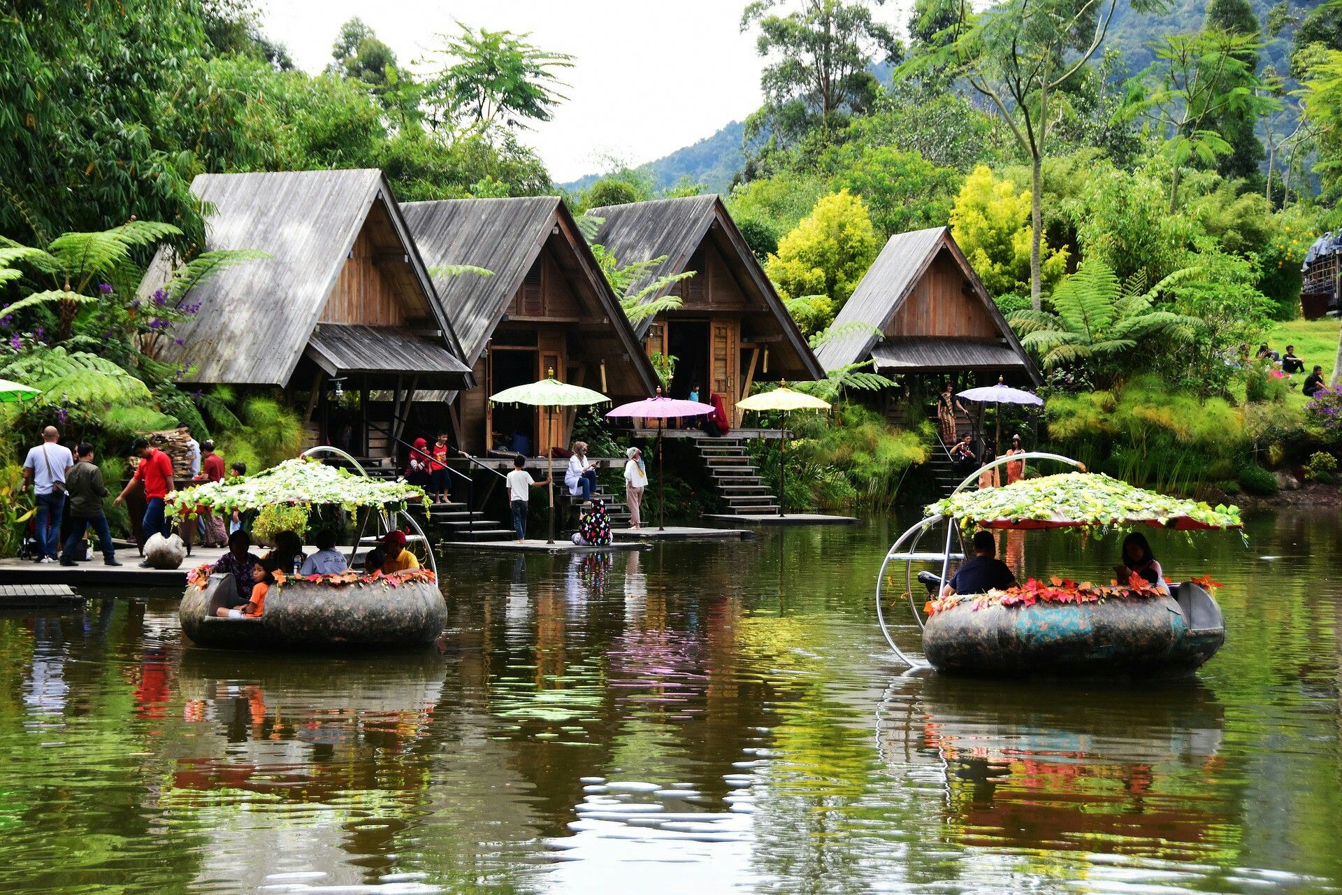 Eksplorasi Lembang Bandung Bersama BOI Tour & Travel: Petualangan Sejuk di Negeri Awan