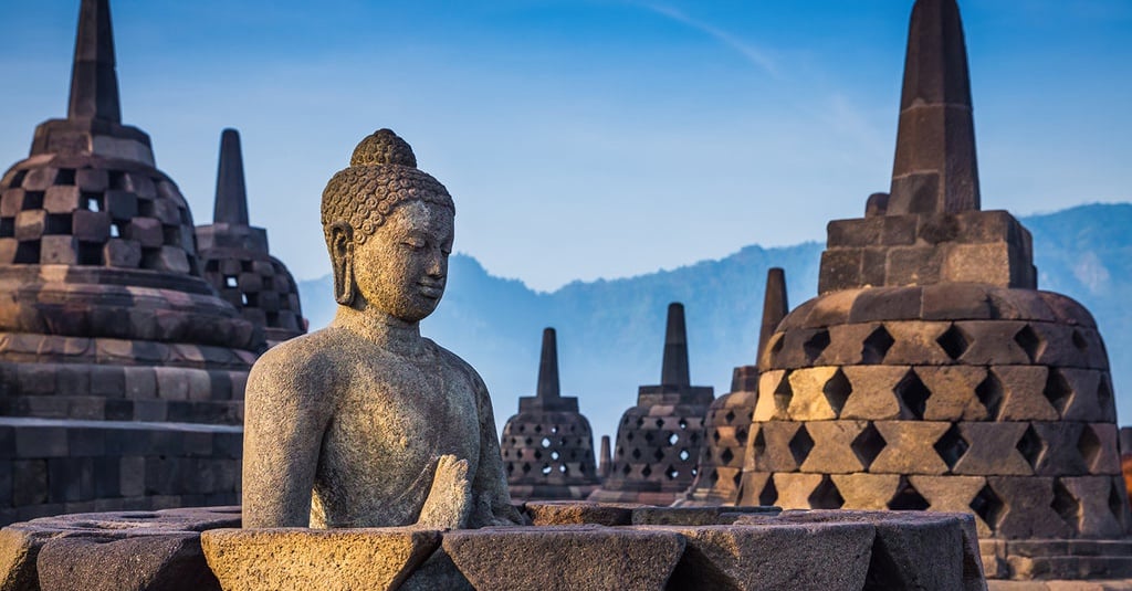 Menelusuri Keajaiban Dunia: Petualangan Seru ke Candi Borobudur Bersama BOI Tour & Travel