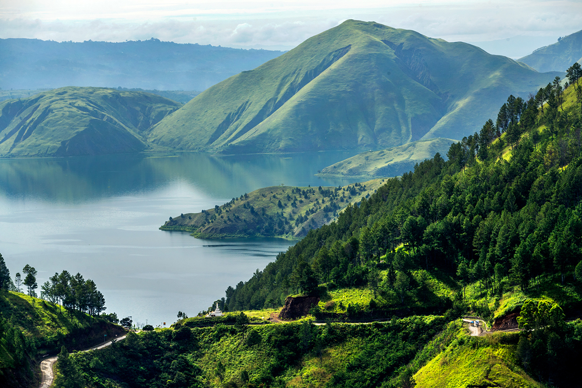 Nikmati Keindahan Danau Toba Bersama BOI Tour & Travel!