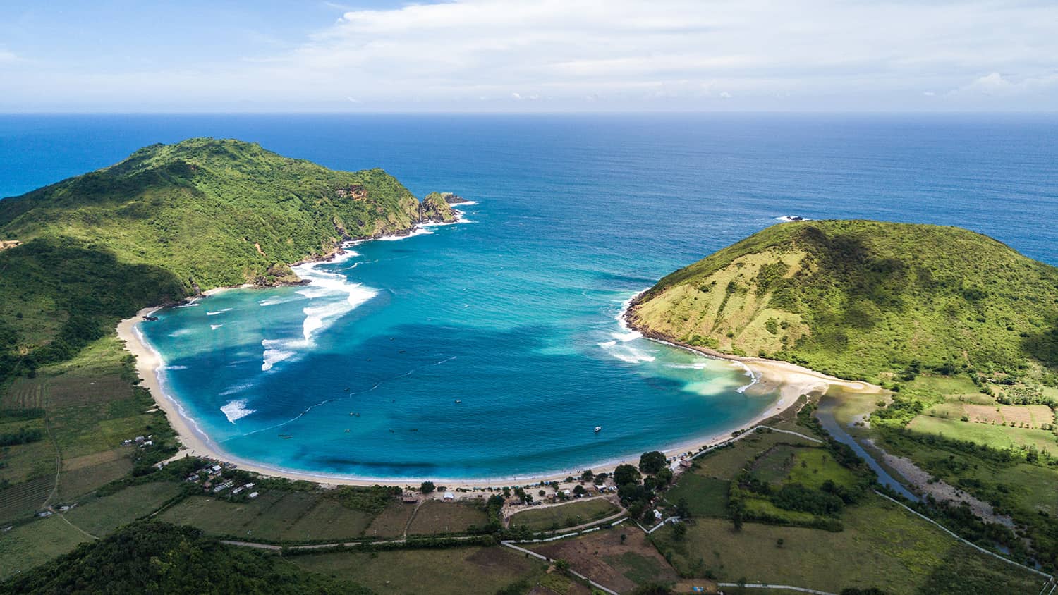 Pesona Lombok: Destinasi Wajib Dikunjungi Bersama BOI Tour & Travel