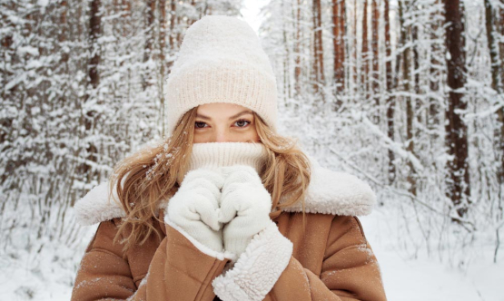 Barang & Perlengkapan Baju yang Wajib Dibawa Saat Liburan Musim Dingin atau Salju